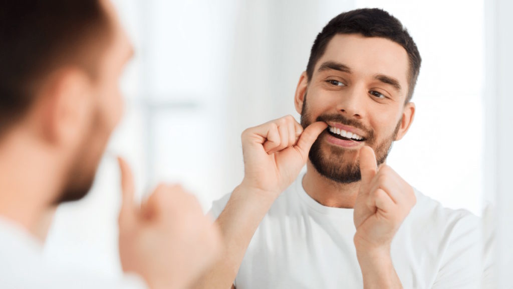 آزمایش ساده‌ای برای اینکه بفهمیم دهانمان بوی بدی می‌دهد یا نه؛ ۸ نکته برای مبارزه با آن(روزیاتو)