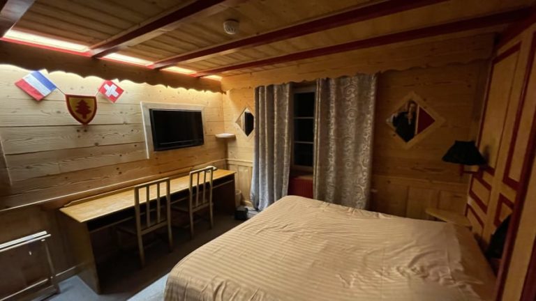 هتل Arbez؛ جایی که می‌توانید به‌طور همزمان در دو کشور بخوابید(روزیاتو)