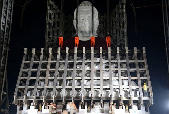 از وضعیت زلزله زده ها تا بزرگ ترین مجسمه مرمری بودا(عصرایران)