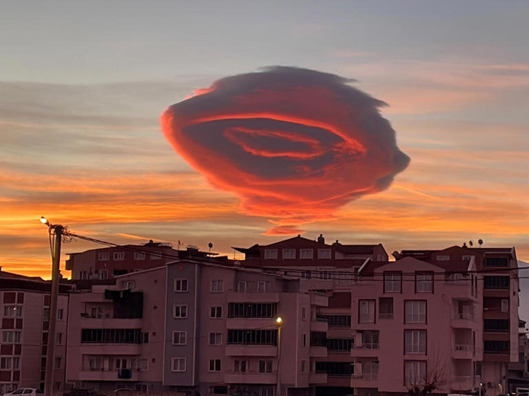 بشقاب پرنده بر فراز آسمان ترکیه؟