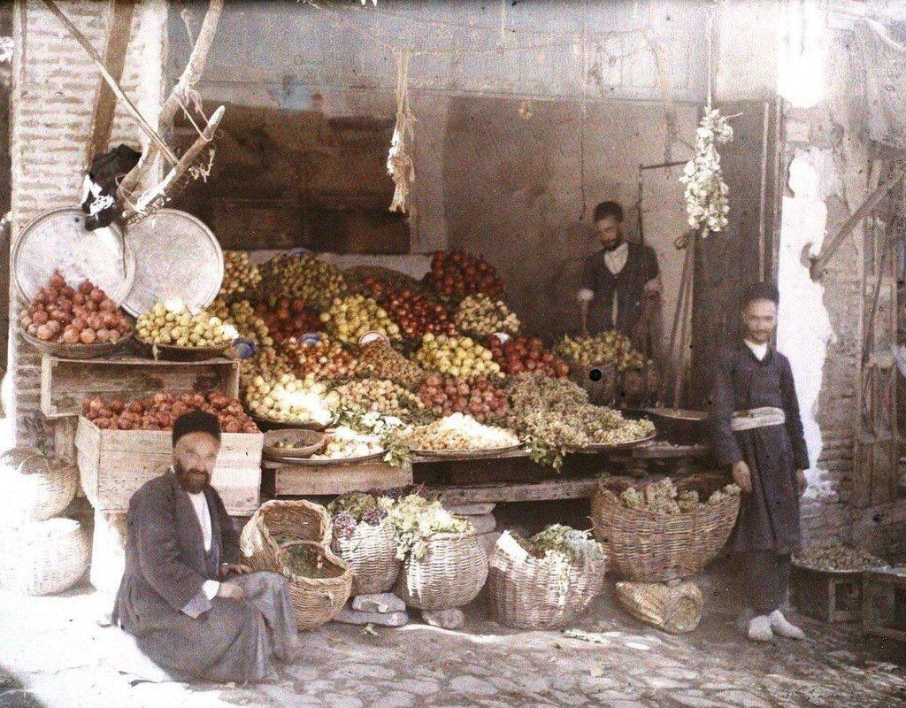 عکس شهروند آمریکایی از یک میوه‌فروشی در ایران