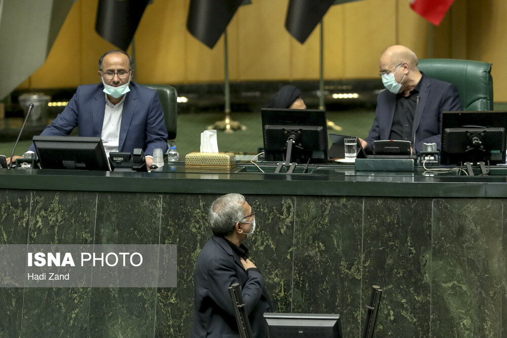 عکسی عجیب در صحن علنی مجلس