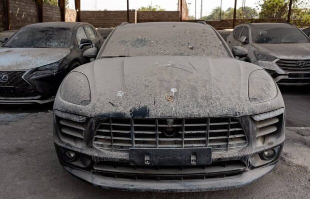 عکس خاک‌خورده گرانترین خودروی خارجی در ایران