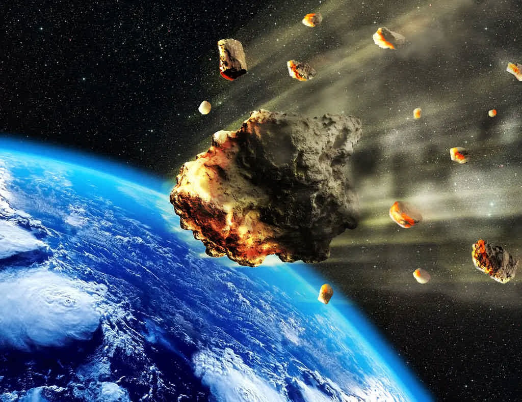 هرآنچه درباره دنباله‌دار هالی باید بدانید؛ از خرافات گرفته تا برخورد به زمین در سال ۲۰۶۱