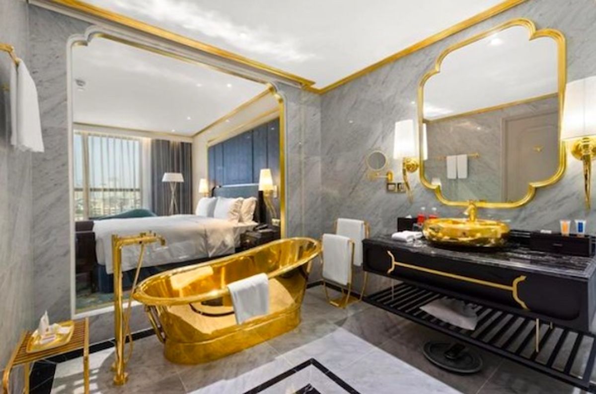افتتاح یک هتل با اثاثیه‌ای از طلای خالص