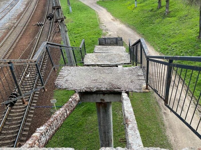 پله‌های مرگ، پله‌های عجیب و غریب