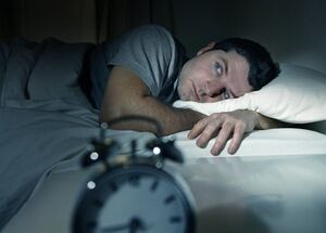 نخوابیدن در شب چه عوارضی دارد؟