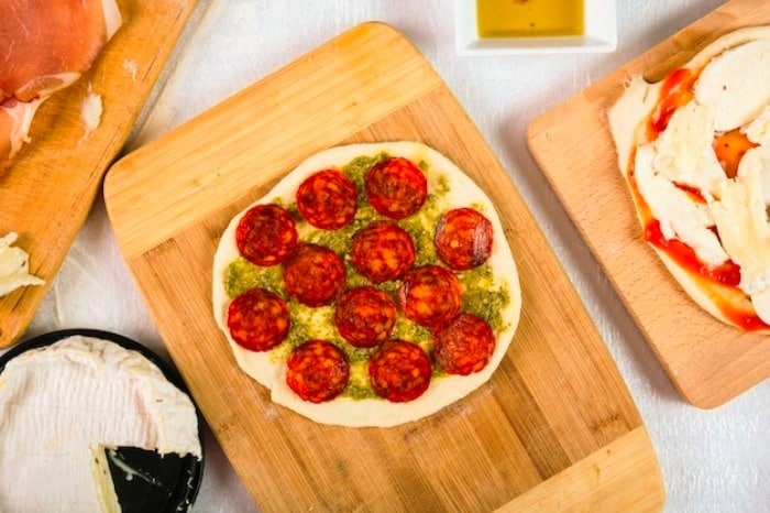 دلیل خشک شدن خمیر پیتزا خونگی و راه حلش
