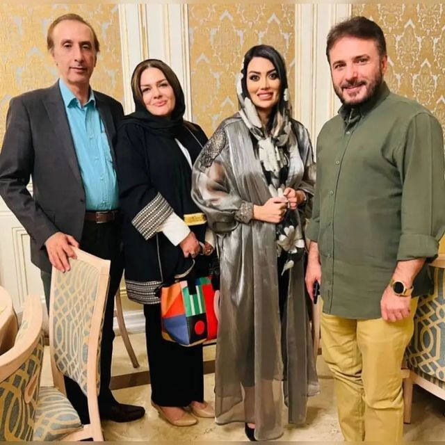 عکس محمدرضا حیاتی و همسرش در کنار سیدجواد هاشمی