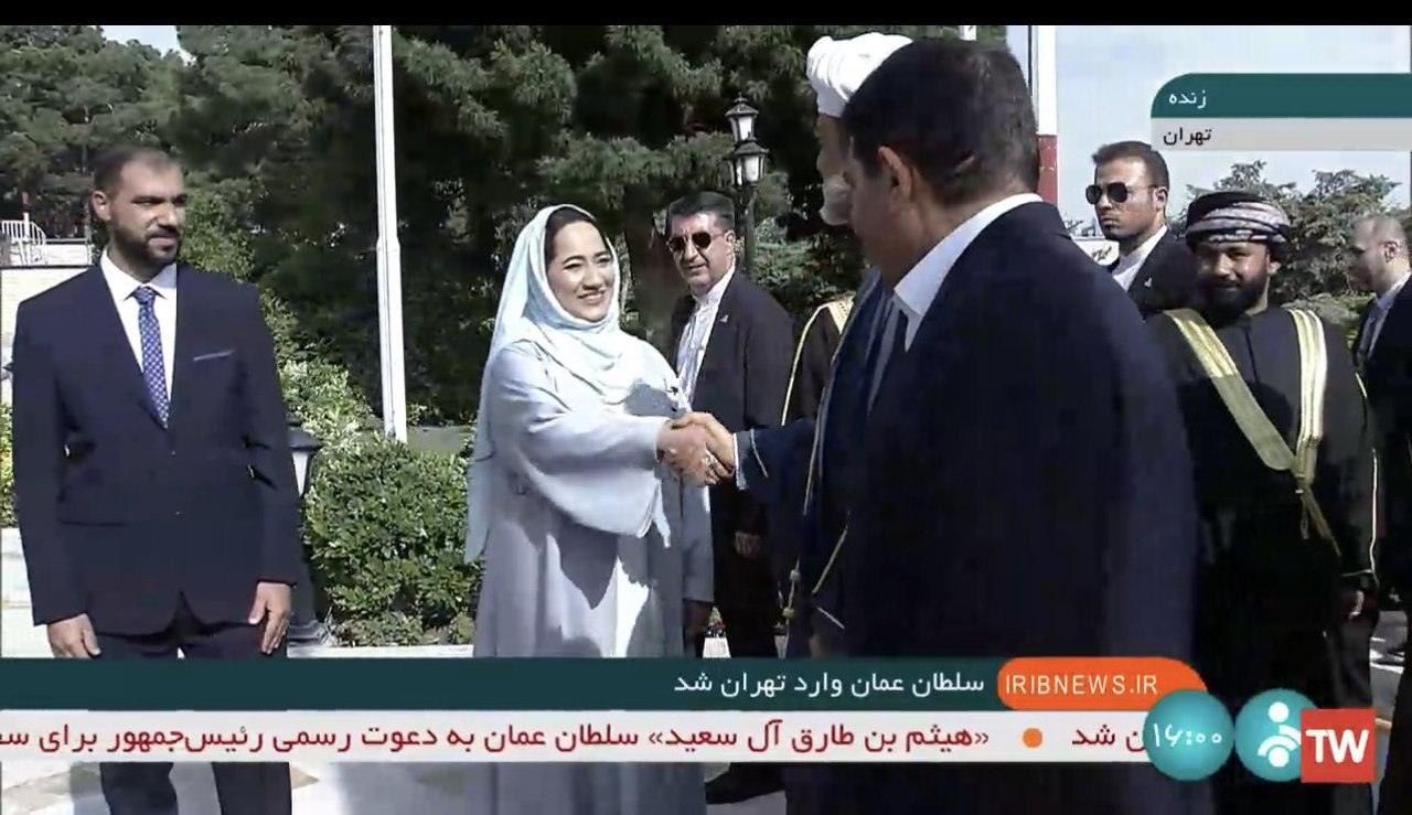 صحنه عجیب از حضور یک زن در دیدار با سلطان عمان در تهران