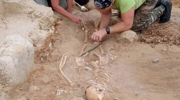 پیدا شدن اسکلت کودک «خون‌آشام» ۴۰۰ ساله با پاهای بسته