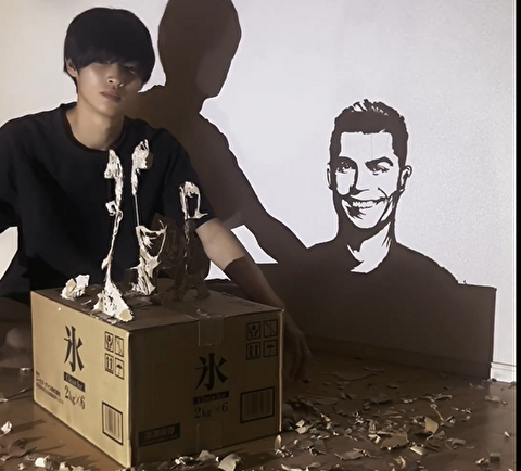 شاهکار یک هنرمند ژاپنی؛ ساخت چهره رونالدو با سایه و مقوا